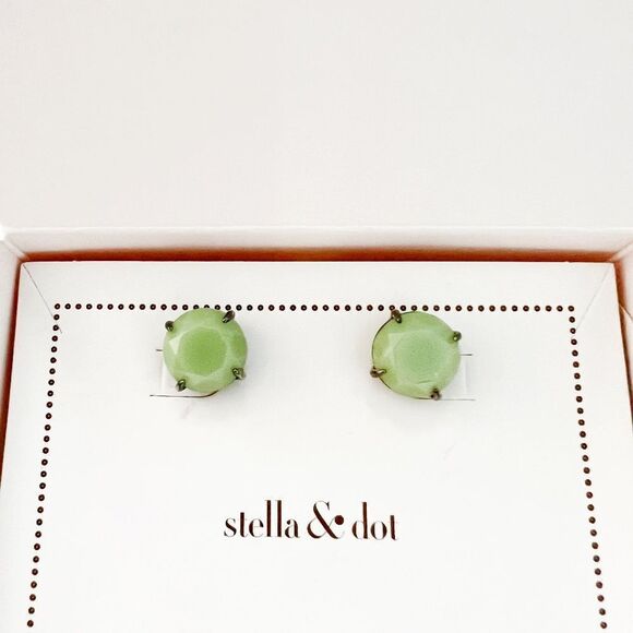 EUC Stella & Dot Janice Stud Earrings Sage Green Gold - Picture 3 of 5